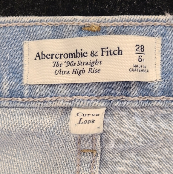 Abercrombie & Fitch Curve Love 90's Straight Leg Jean - Picture 4 of 4
